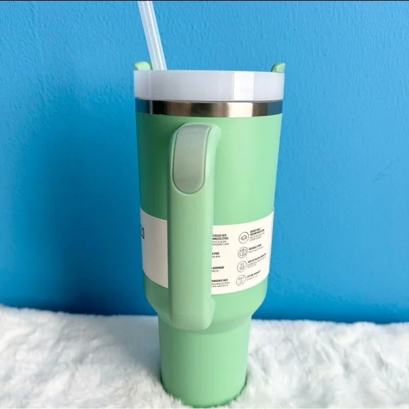 *NEW* 40 OZ. Stanley Jade (Bright Green) Flowstate Quencher H2.O Tumbler - Picture 2 of 7